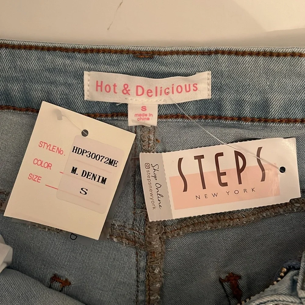 Jean shorts with rhinestones - Picture 3 of 4